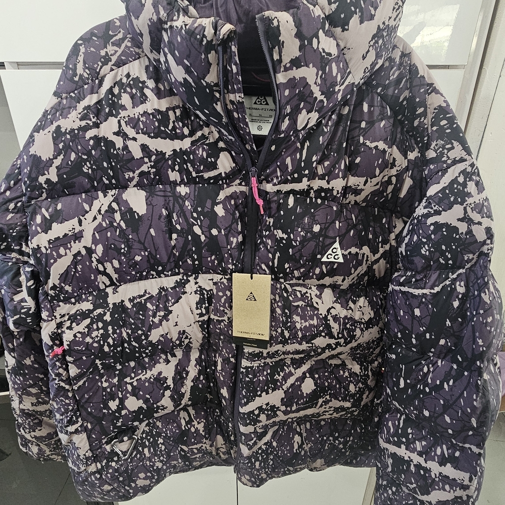 Nike ACG Men's Puffer Jacket in Purple and White